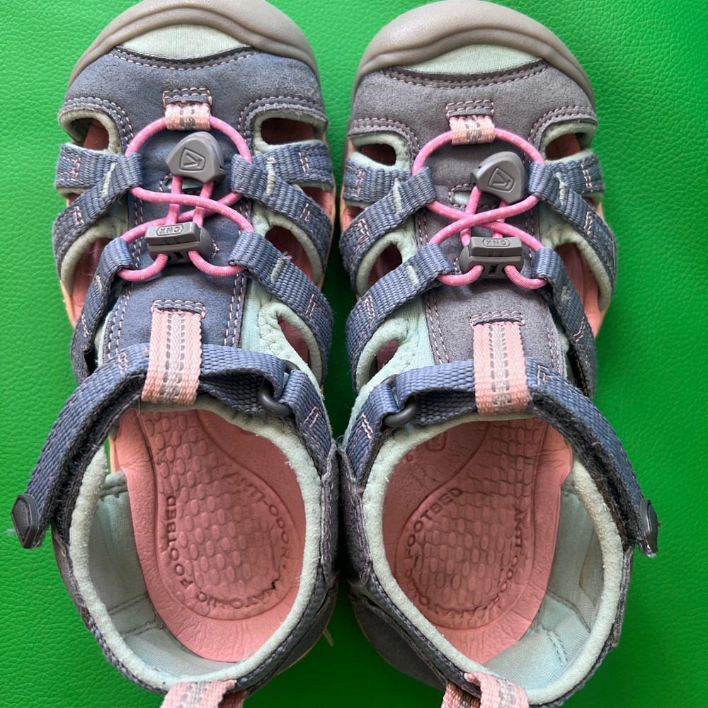 KEEN Youth Seacamp II CNX Sandal - flintstone and ocean wave